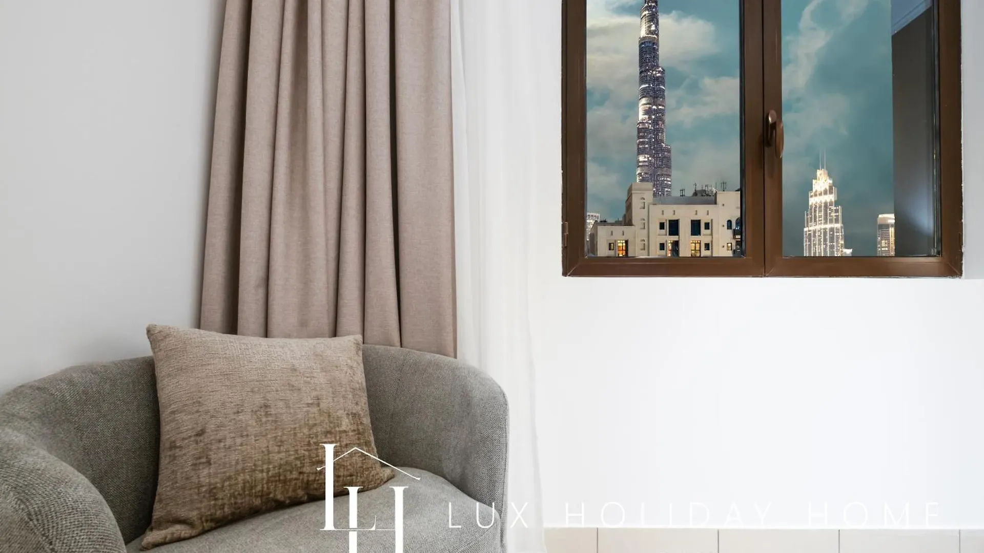 Lux The Reehan Burj Khalifa View Suite Dubai Apartment